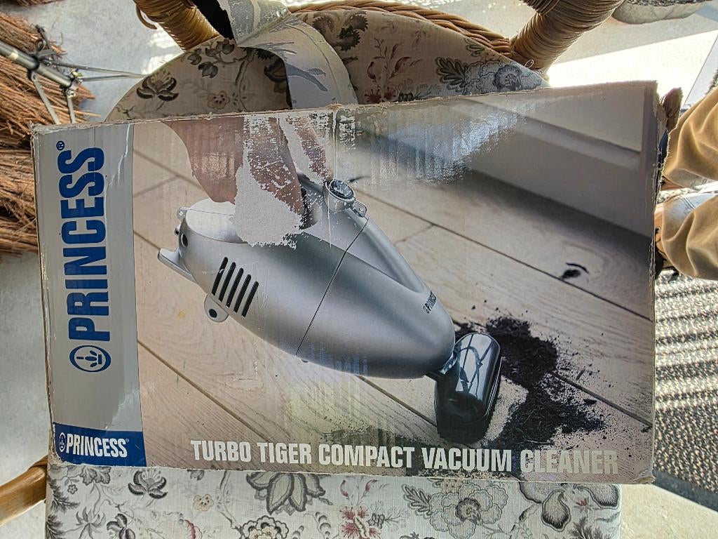 Compact stofzuiger, Ophalen, Overige typen, Zo goed als nieuw, Minder dan 1200 watt