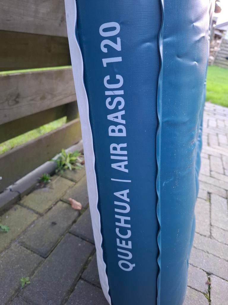 Quechua Luchtbed Air Basic 120 - Zo goed als nieuw, Ophalen of Verzenden, Zo goed als nieuw, 2-persoons