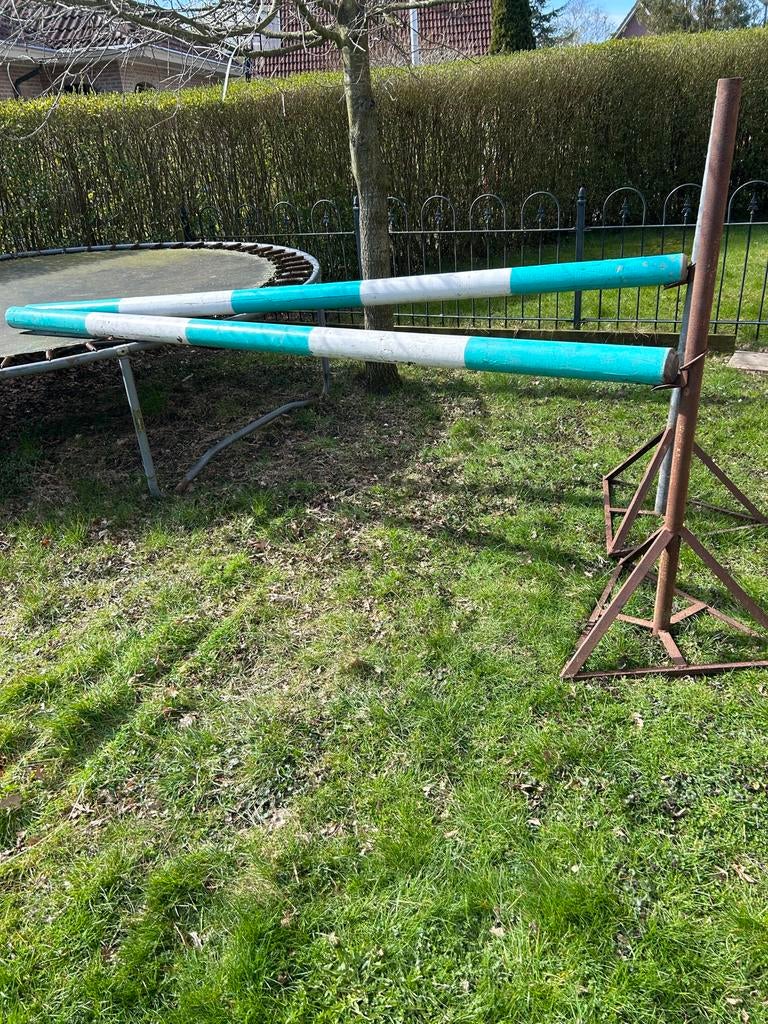 Mooi springmateriaal twee balken +2 staanders, Dieren en Toebehoren, Ophalen, Zo goed als nieuw, Springen