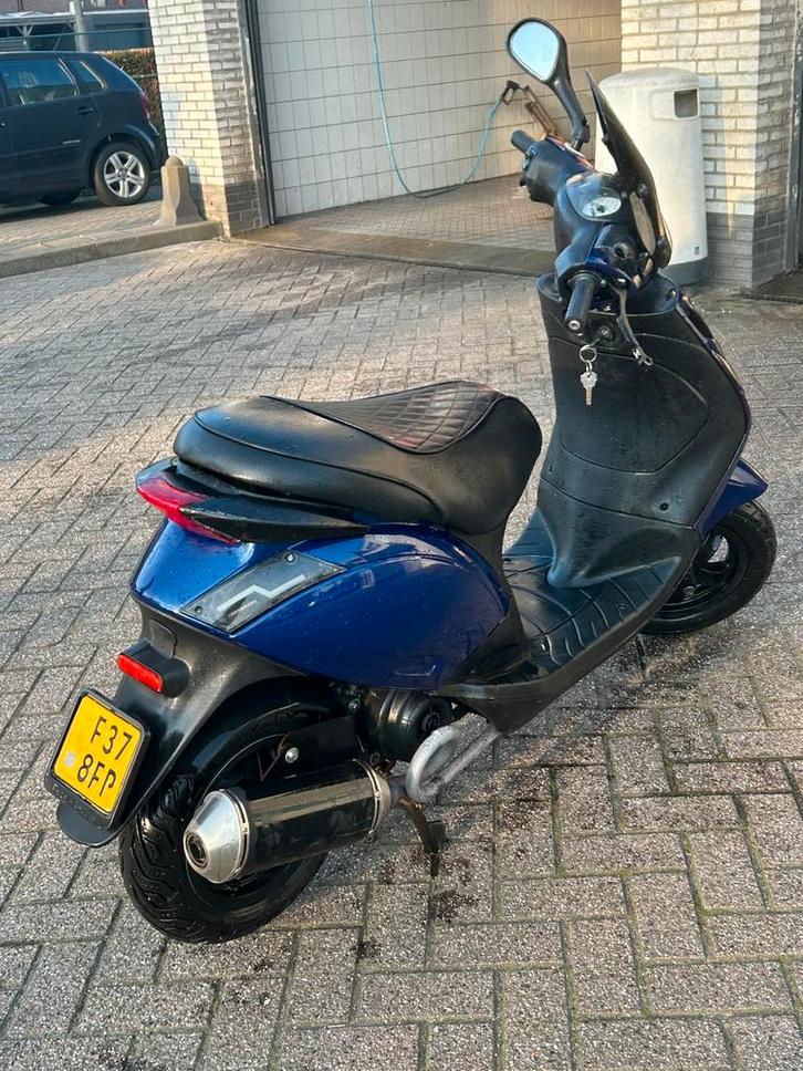 Zip 80cc malossi, Fietsen en Brommers, Scooters | Piaggio, Zo goed als nieuw, Zip, Benzine, Ophalen