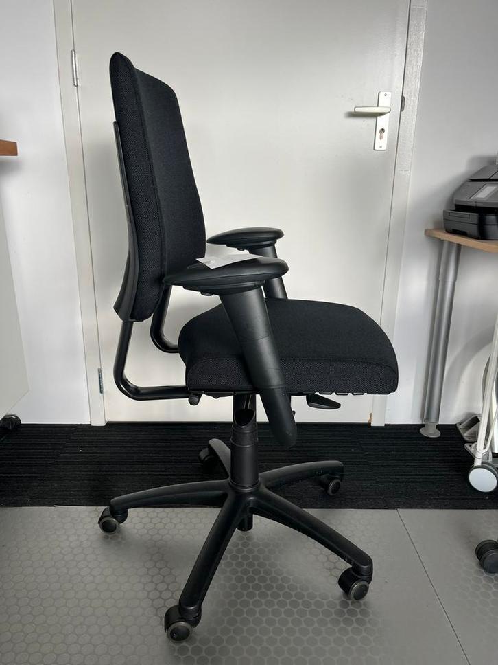 Bma axia bureaustoel zwart Nieuwe stof, Huis en Inrichting, Bureaustoelen, Zo goed als nieuw, Bureaustoel, Zwart, Ergonomisch