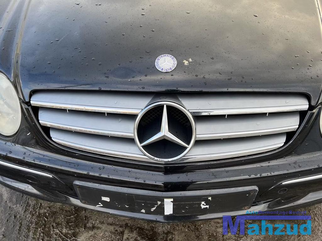 MERCEDES CLK W209 grille 2002-2010, Auto-onderdelen, Gebruikt, Mercedes-Benz AG, Mercedes-Benz, Ophalen of Verzenden