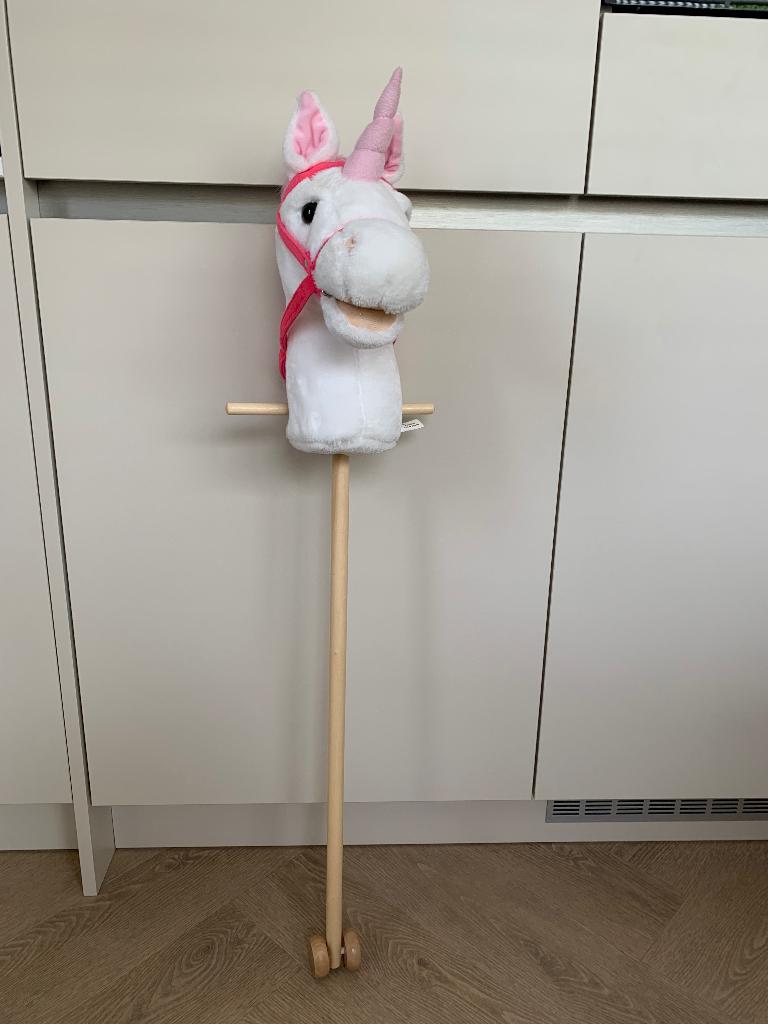 Eenhoorn stokpaard met geluid, Ophalen, Zo goed als nieuw