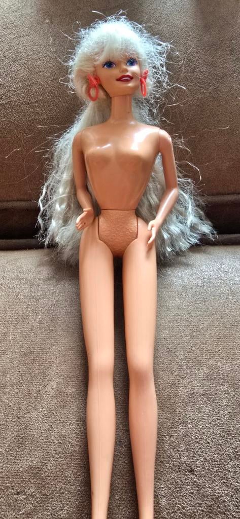 Barbie uit malaysia 1966, Verzamelen, Poppen, Ophalen of Verzenden, Pop