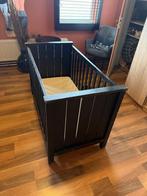 Zwart kinderledikantje 130x70 met matras, Ophalen of Verzenden, Gebruikt, Ledikant