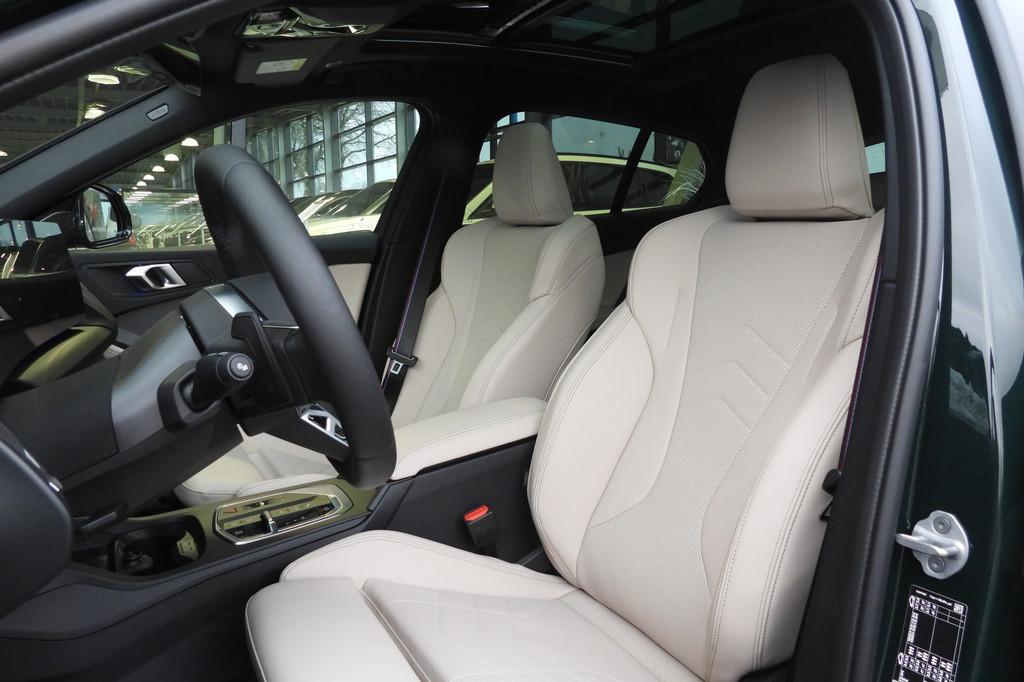 BMW 1 Serie 120 High Executive M Sport Automaat / Panoramada, Euro 6, 156 pk, Met garantie (alle), Stoelverwarming