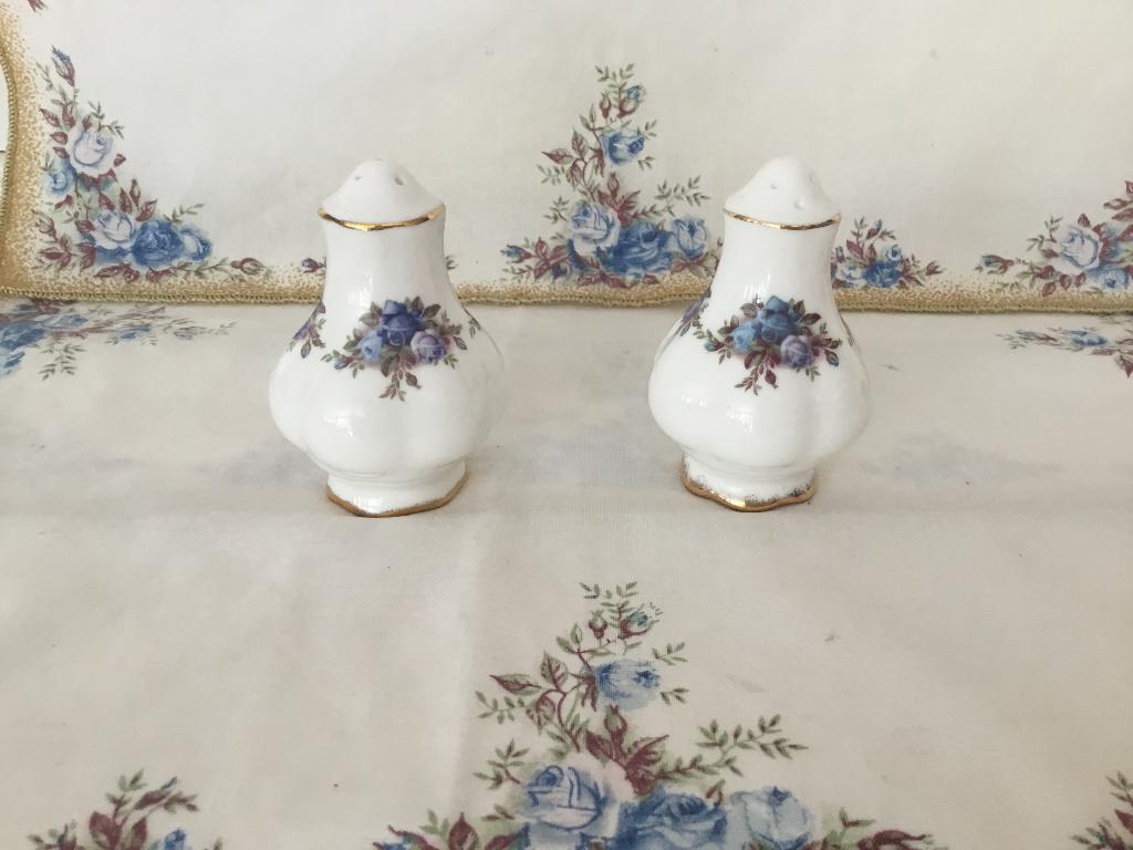 Royal Albert MOONLIGHT ROSE PEPER EN ZOUT SET, Ophalen of Verzenden