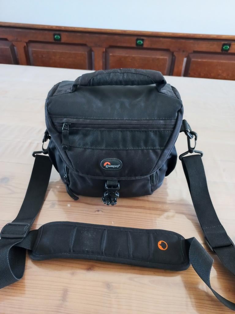 Lowepro Nova 160 AW cameratas, Ophalen of Verzenden, Gebruikt, Schoudertas, Lowepro