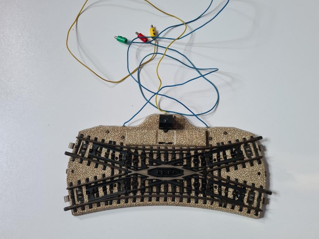 Marklin electrische kruiswissel 5128, Hobby en Vrije tijd, Modeltreinen | H0, Ophalen of Verzenden, Wisselstroom, Rails, Märklin