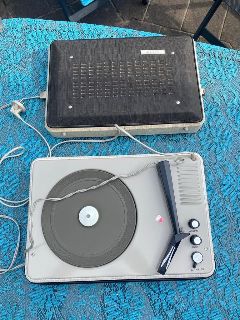 Vintage Aristona Platenspeler - Draagbaar en Compleet, Ophalen of Verzenden, Gebruikt, Platenspeler, Overige merken