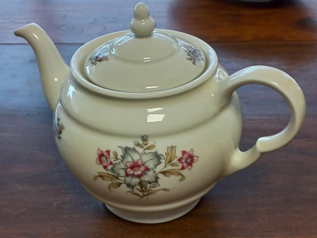 Mooie brocante theepot, roze/grijze bloem, Mosa 5 poortjes, Ophalen of Verzenden