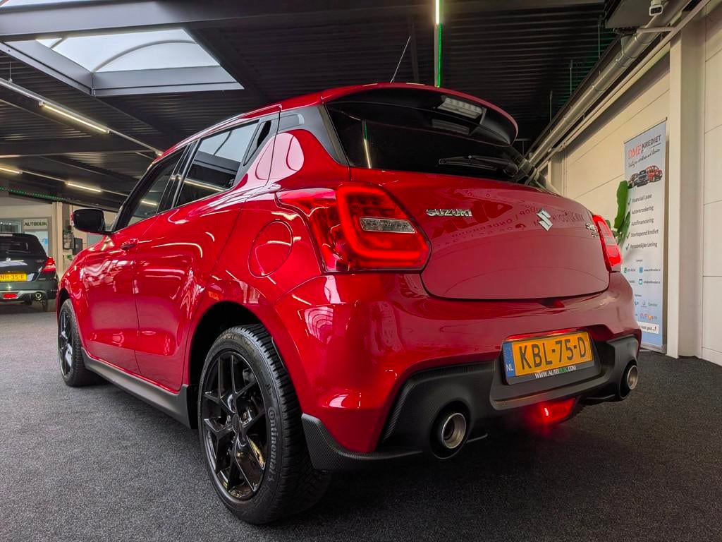 Suzuki SWIFT 1.4 Sport Boosterjet|Full Options|Pearl Red, Auto's, Suzuki, Stof, Gebruikt, 4 cilinders, 400 kg