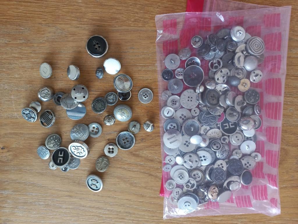 Zilverkleurige knopen, Ophalen of Verzenden, Knoop of Knopen