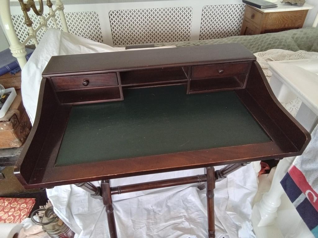 Bureau campagnestijl met opzetstuk, Ophalen