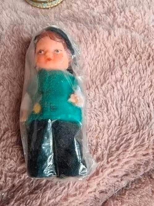 poppenhuis miniaturen ari popje nr 113, Ophalen of Verzenden, Zo goed als nieuw, Poppenhuis