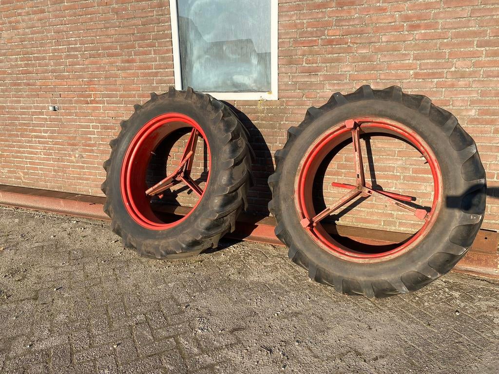 Dubbel lucht wielen 13.6/12-36 2 stuks, Zakelijke goederen, Agrarisch | Onderdelen | Banden, Velgen en Assen, Ophalen