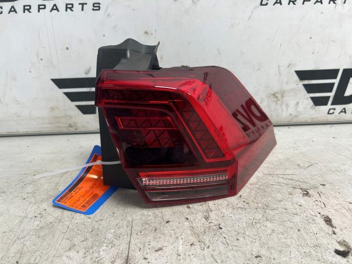 Achterlicht rechts van een Volkswagen Tiguan, Gebruikt, -, Volkswagen, -