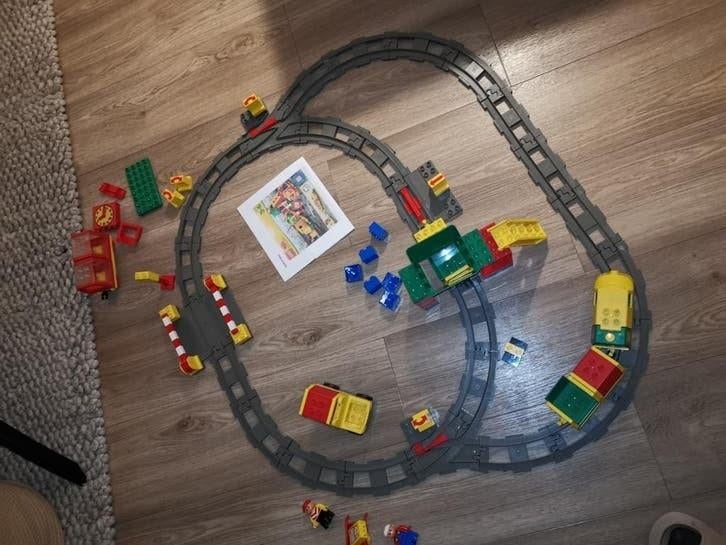 Duplo trein set 2933 met rails en onderdelen, Kinderen en Baby's, Speelgoed | Duplo en Lego, Ophalen of Verzenden, Duplo, Complete set