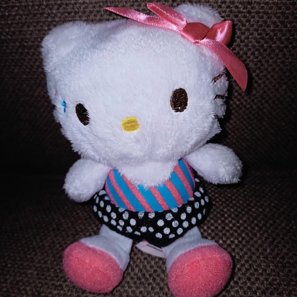 Hello kitty, sanrio, 2010, barcelona., Kinderen en Baby's, Speelgoed | Knuffels en Pluche, Gebruikt, Overige merken, Overige typen