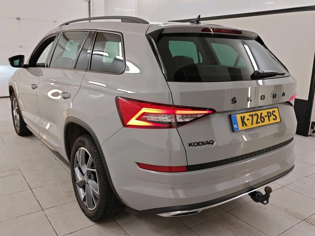 Skoda Kodiaq 1.5 TSI 150pk Automaat Sportline Business 7 Per, Auto's, 12 maanden, 4 cilinders, Bedrijf, 1524 kg