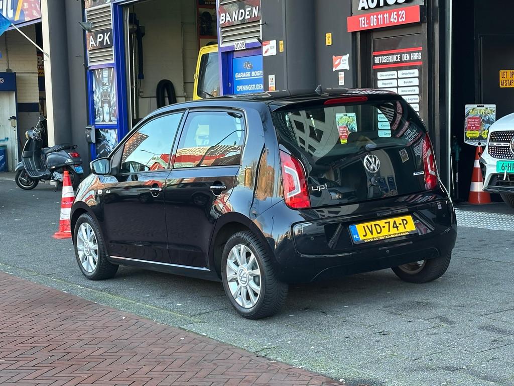 Volkswagen UP! 1.0 high up! 5 Deurs Navi Airco PDC, Auto's, Voorwielaandrijving, Stof, Gebruikt, 840 kg