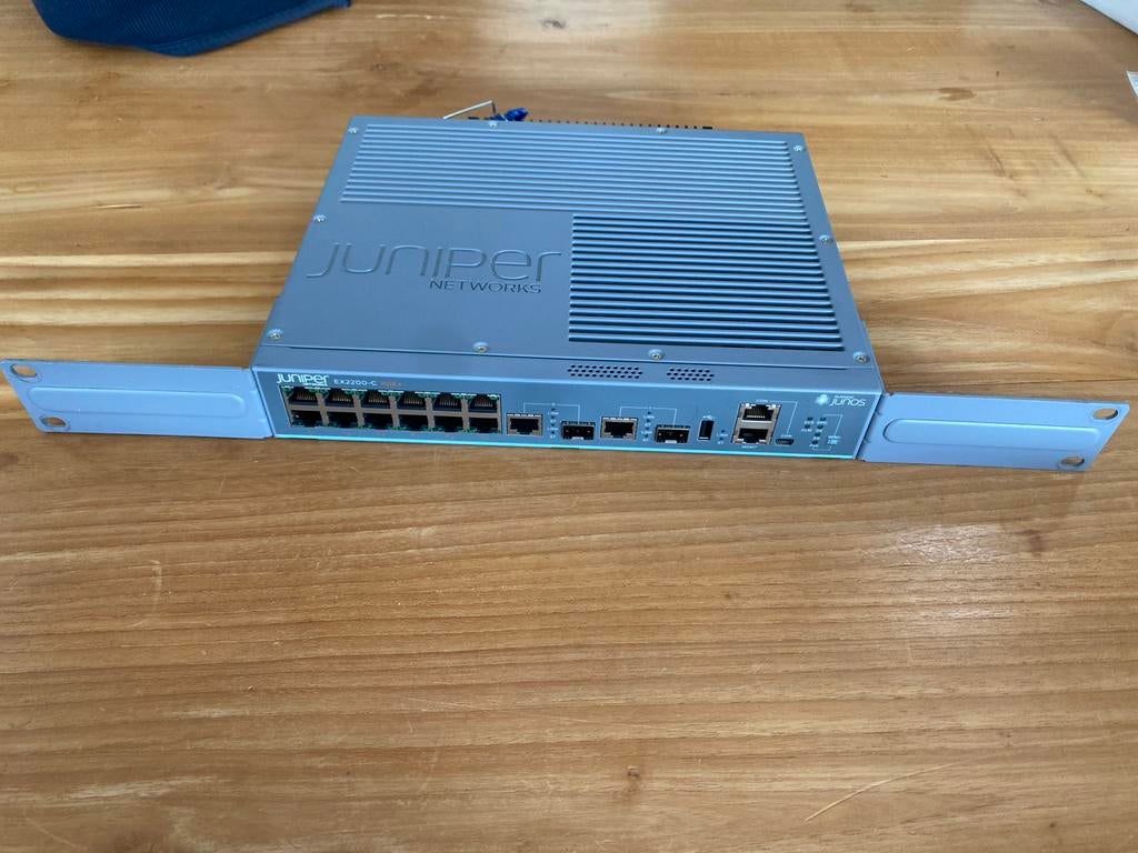 Juniper EX2200-C Series Ethernet Switch, Ophalen of Verzenden, Gebruikt