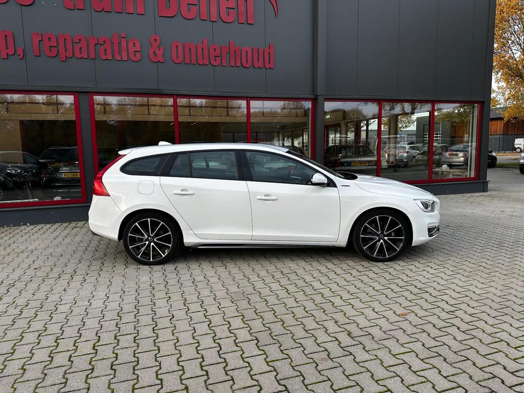 Volvo V60 2.4 D5 Twin Engine Special Edition / AUTOMAAT / PL, Auto's, Volvo, Automaat, Euro 6, Vierwielaandrijving, 1880 kg