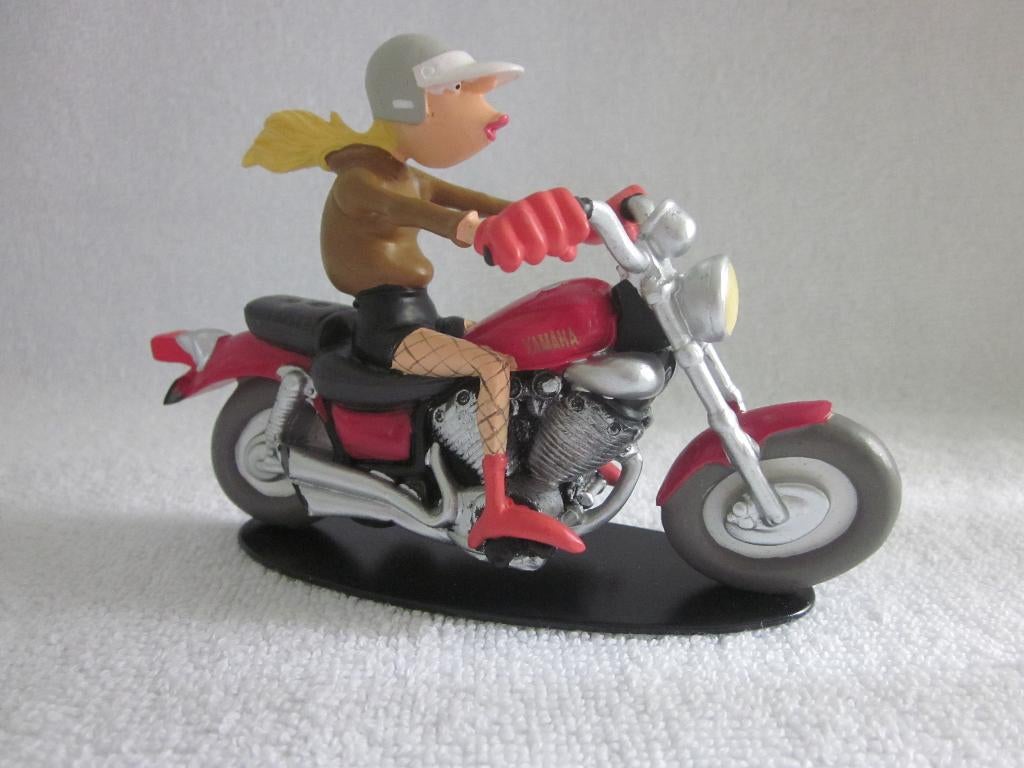Joe Bar Team  Eva Nikesseba op haar Yamaha 535 Virago., Ophalen of Verzenden, Overige figuren, Zo goed als nieuw, Beeldje of Figuurtje