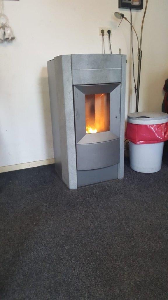 rika pelletkachel  in prima staat, Ophalen, Overige brandstoffen, Zo goed als nieuw, Pelletkachel