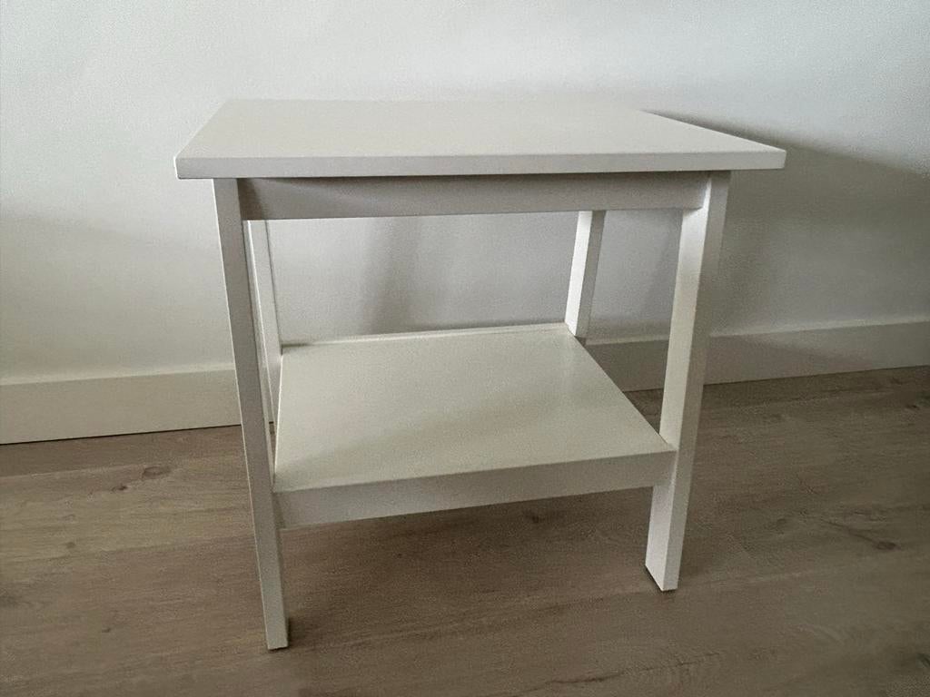 2x Ikea Lunnarp bijzettafel/nachtkastje - Wit, Minder dan 55 cm, Vierkant, Zo goed als nieuw, Hout