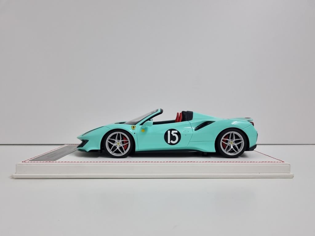 Dino Model
Ferrari 488 Pista Spider Nr. 00/25 1:18 Nieuw, Ophalen of Verzenden, Nieuw, Auto