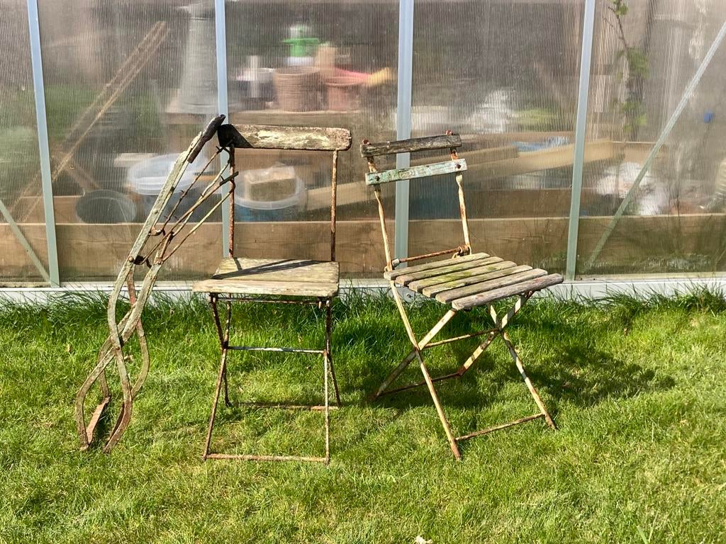 Drie brocante Frans bistro stoeltijs, Ophalen