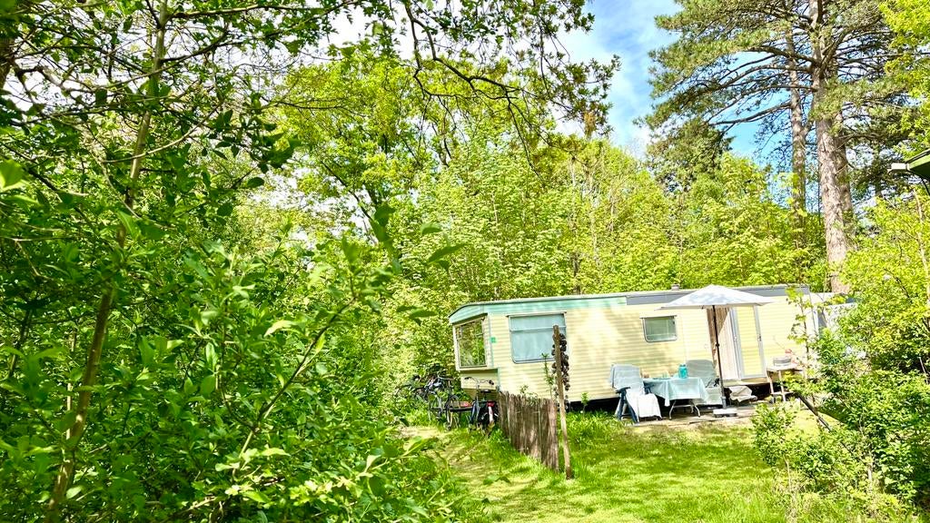 MOOIE STACARAVAN OP TOPPLEK CAMPING BAKKUM TE HUUR