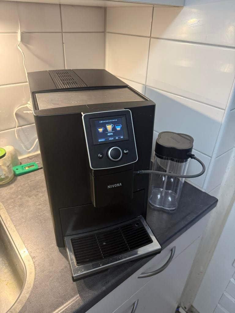 Nivona Caferomantica 820, Ophalen, Afneembaar waterreservoir, Gebruikt, Koffiemachine