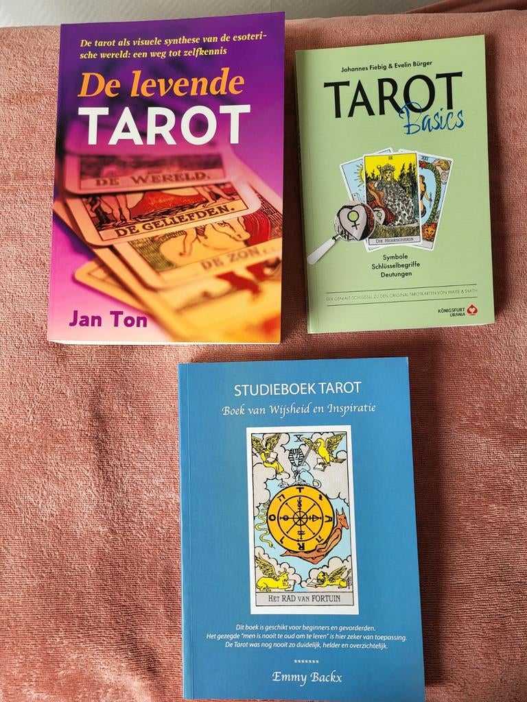 Tarot boeken, Ophalen of Verzenden, Zo goed als nieuw, Tarot of Kaarten leggen