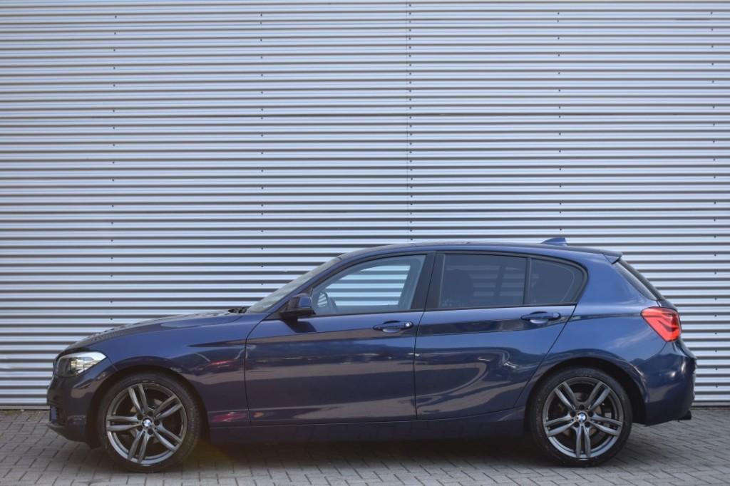 Bmw 1-SERIE 116I 5DRS. / 18inch M SPORT / APPLE CARPLAY + NA, 1-Serie, Achterwielaandrijving, 1280 kg, 3 cilinders