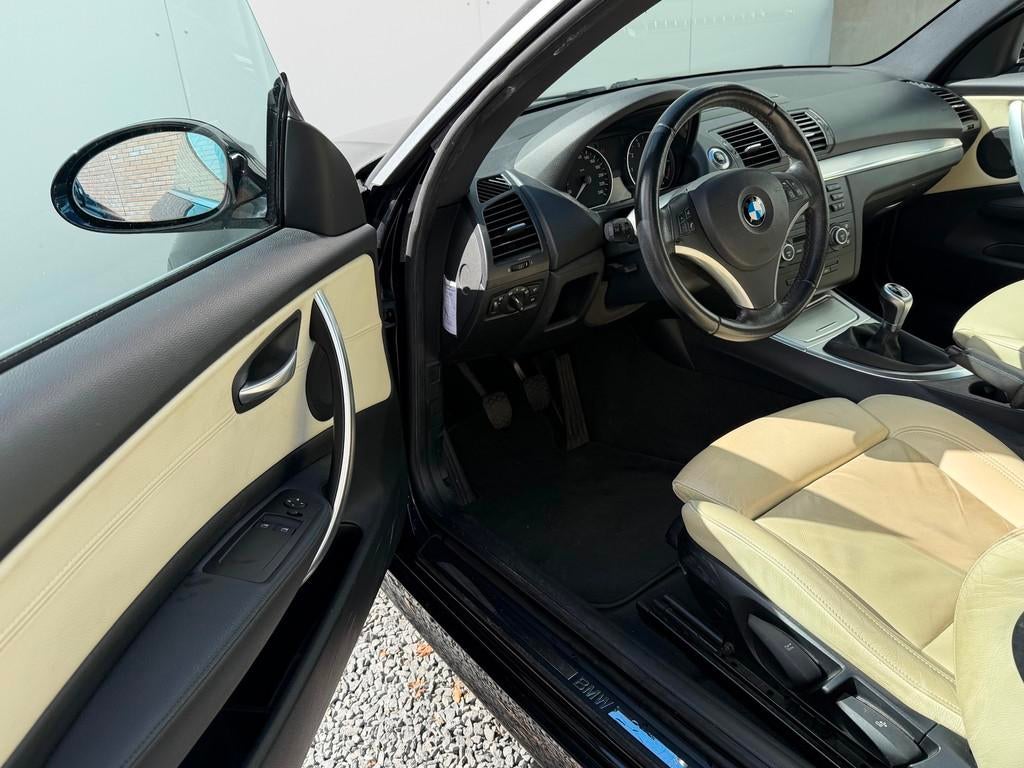 BMW 1-serie 118i Business Line | 2007 | Leder |, Auto's, 1-Serie, Achterwielaandrijving, Met garantie (alle), 4 stoelen