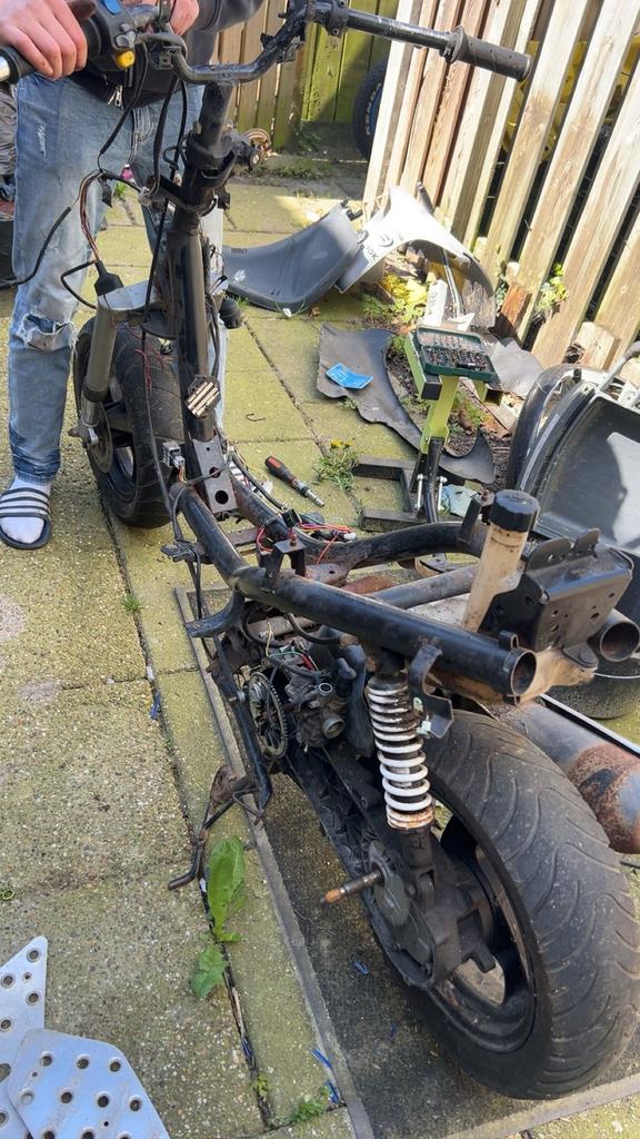 Vivacity frame met 123 of onderdelen, Fietsen en Brommers, Snorfietsen en Snorscooters, Ophalen, Tweetakt, Gebruikt, Peugeot