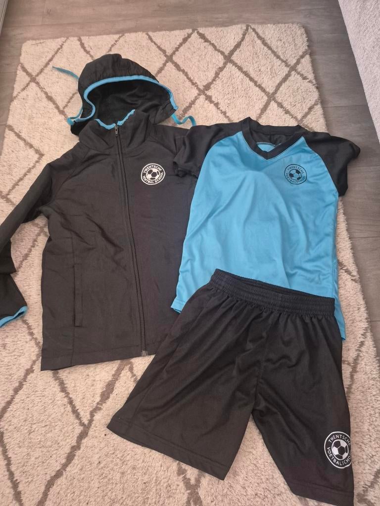 Twentsche Voetbalschool tenue trainingspak 140/152, Maat S, Ophalen of Verzenden, Gebruikt, Set