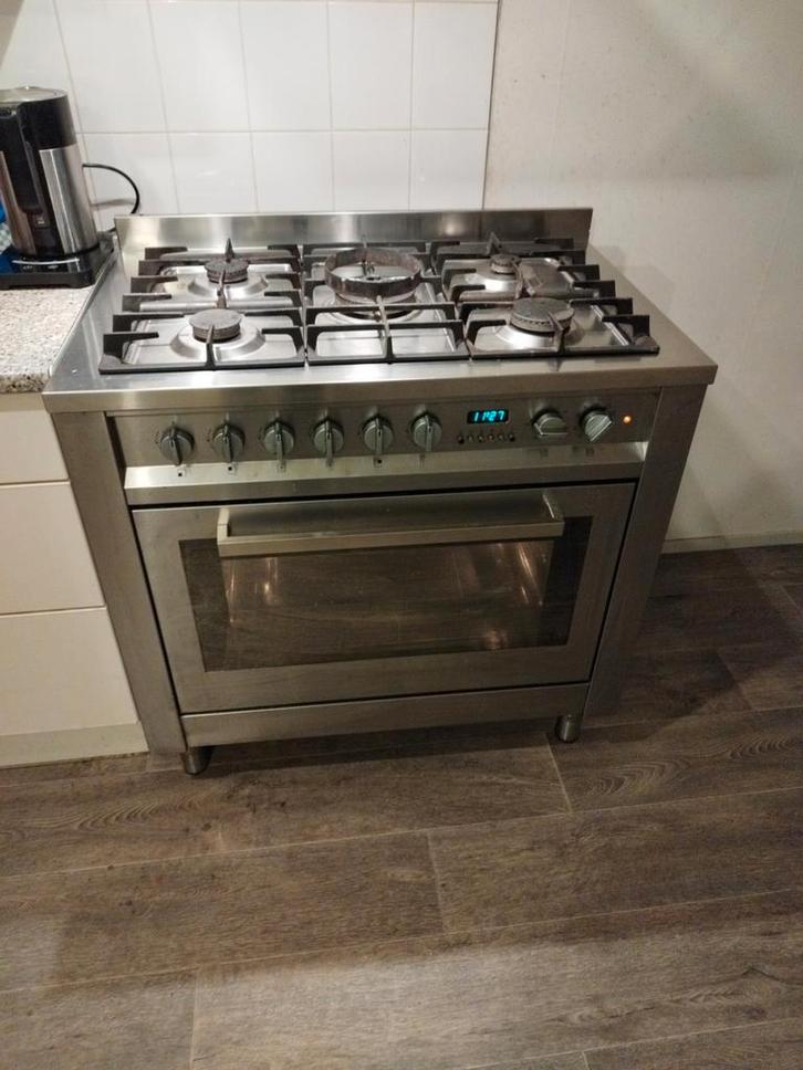 RVS Gasfornuis met Oven - 5 Pits, Witgoed en Apparatuur, Fornuizen, Gebruikt, Vrijstaand, Gas, 5 kookzones of meer, 85 tot 90 cm