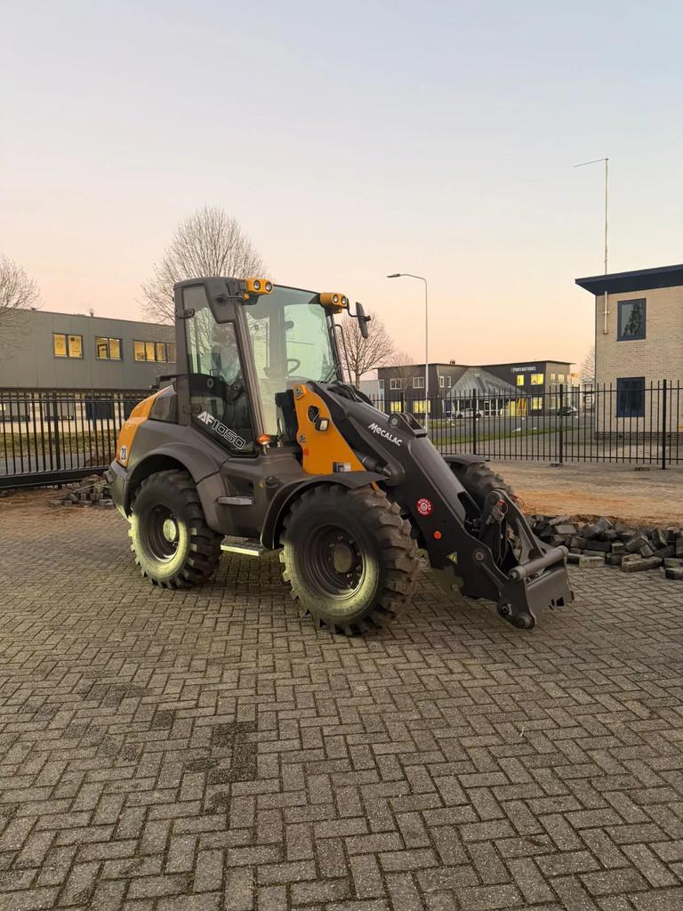 Mecalac AF1050 (bj 2023), Wiellader of Shovel
