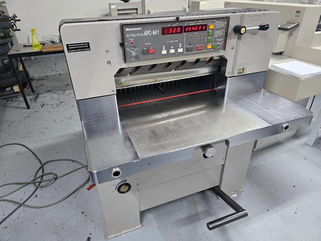 papiersnijmachine Horizon APC.M61 hydraulische machine, Ophalen, Gebruikt, Papiersnijmachine Horizon APC.M61, Papiersnijmachine Horizon APC.M61