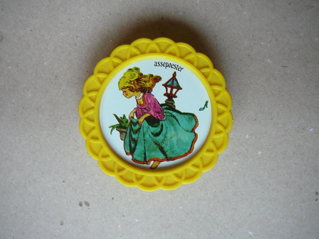 schroefdeksel Assepoester, Ophalen of Verzenden, Assepoester of Belle, Beeldje of Figuurtje