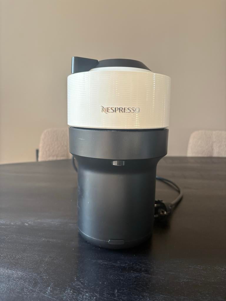 Nespresso koffiezetapparaat + koffiecups, Gebruikt, Koffiemachine, Ophalen of Verzenden, 1 kopje