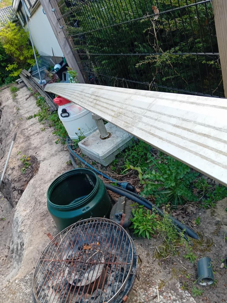 Oud ijzer/aluminium van zwembadrand (24 meter), Ophalen