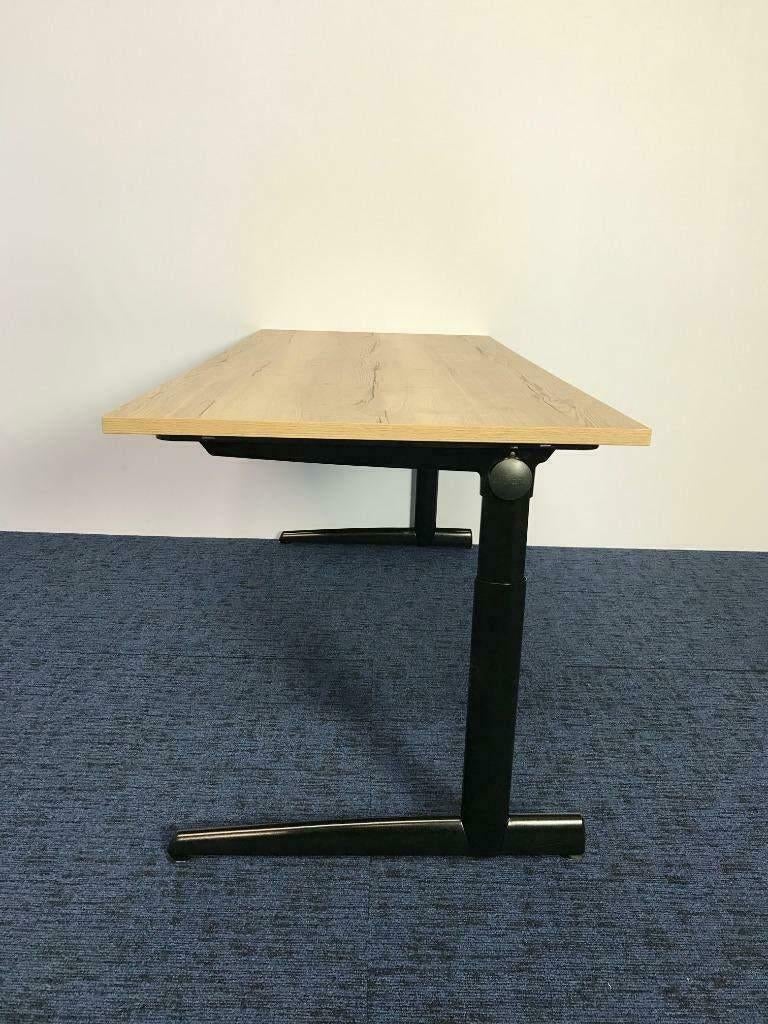 Partij bureaus met nieuw blad en gebruikt merk onderstel, Ophalen, Gebruikt, In hoogte verstelbaar, Computerbureau