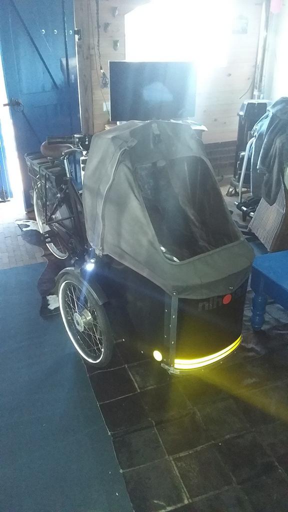 Elektrische Nihola Bakfiets met  7 versnellingen, Fietsen en Brommers, Ophalen, Gebruikt, 4 kinderen of meer, Huif
