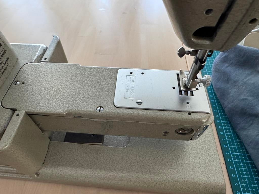 Pfaff naaimachine -  332 - Semi-professioneel en compleet, Ophalen, Zo goed als nieuw, Naaimachine, Pfaff