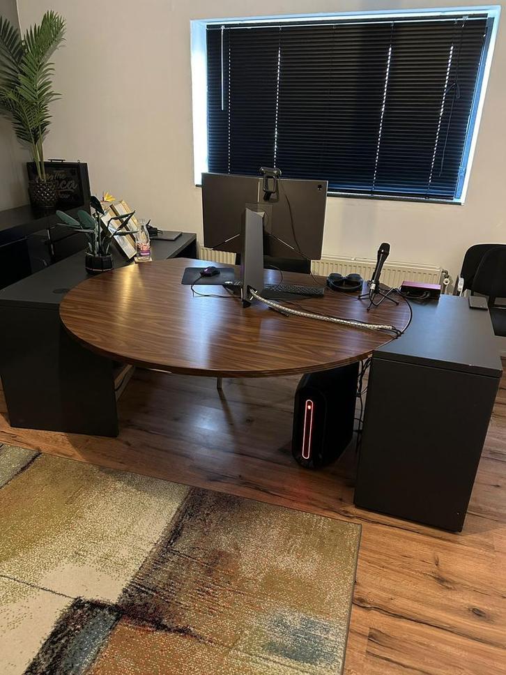 Bijzondere Modern directiebureau voor in je kantoor (U-opste, Huis en Inrichting, Bureaus, Zo goed als nieuw, Bureau-kast combinatie