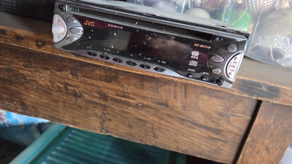 Auto radio zonder kabels, Ophalen